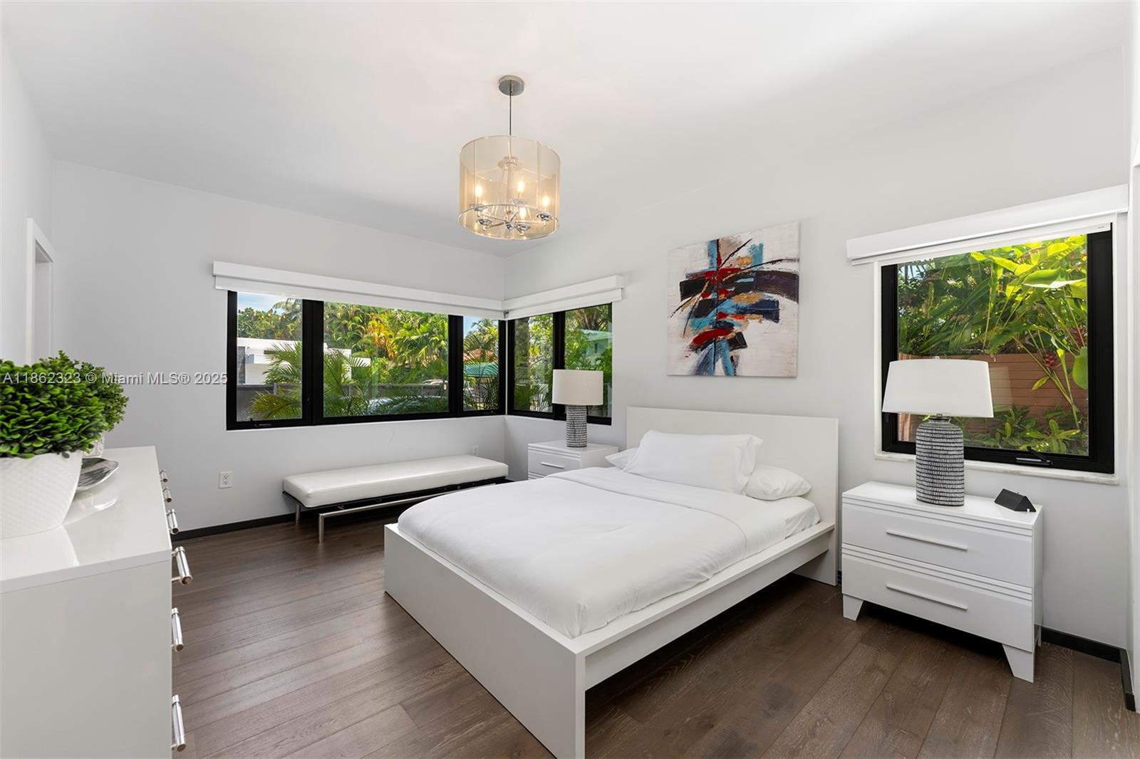 3734 Chase Ave Miami Beach, FL 33140