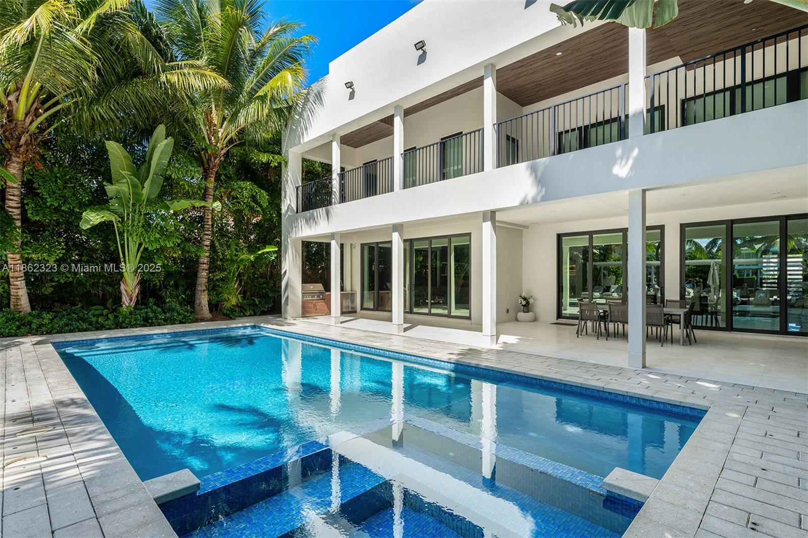 3734 Chase Ave Miami Beach, FL 33140