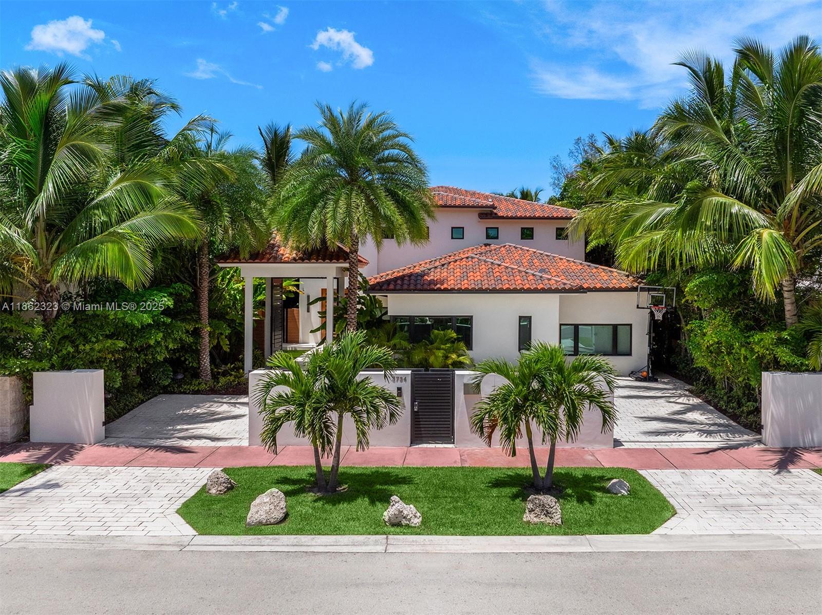 3734 Chase Ave Miami Beach, FL 33140