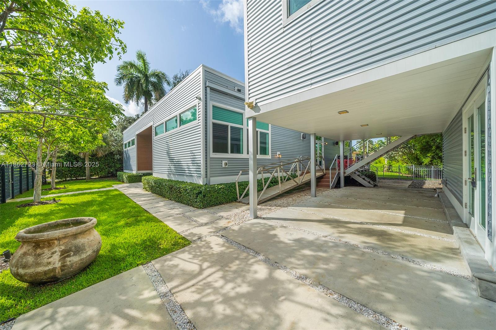 1000 NE Little Riv Dr Miami, FL 33138 1000 NE Little Riv Dr Miami, FL 33138