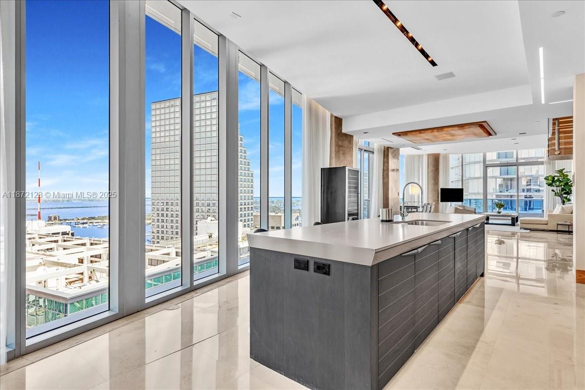image Epic Residence11