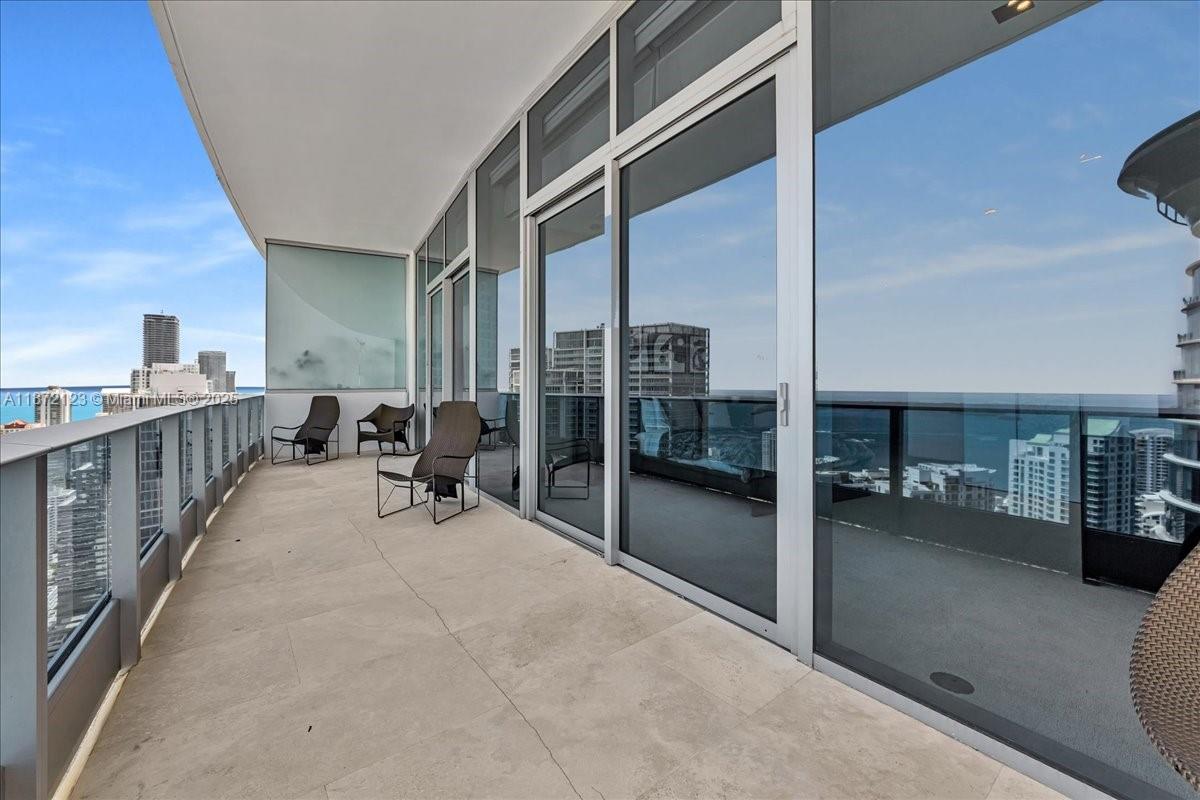 image Epic Residence13