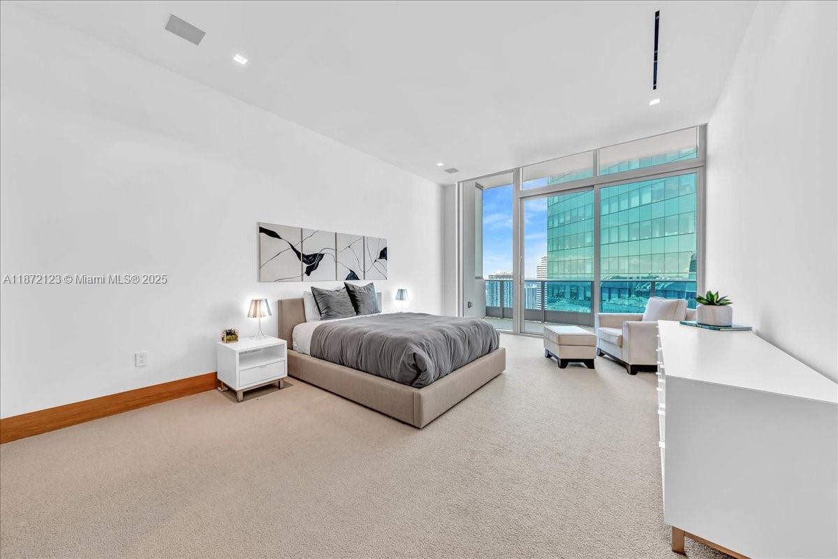 image Epic Residence28