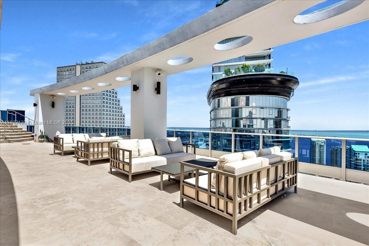 image Epic Residence40