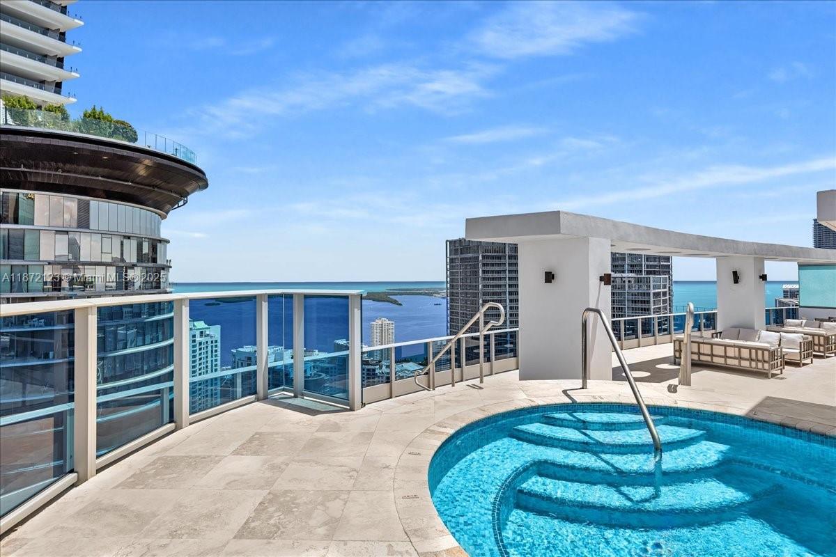 image Epic Residence44