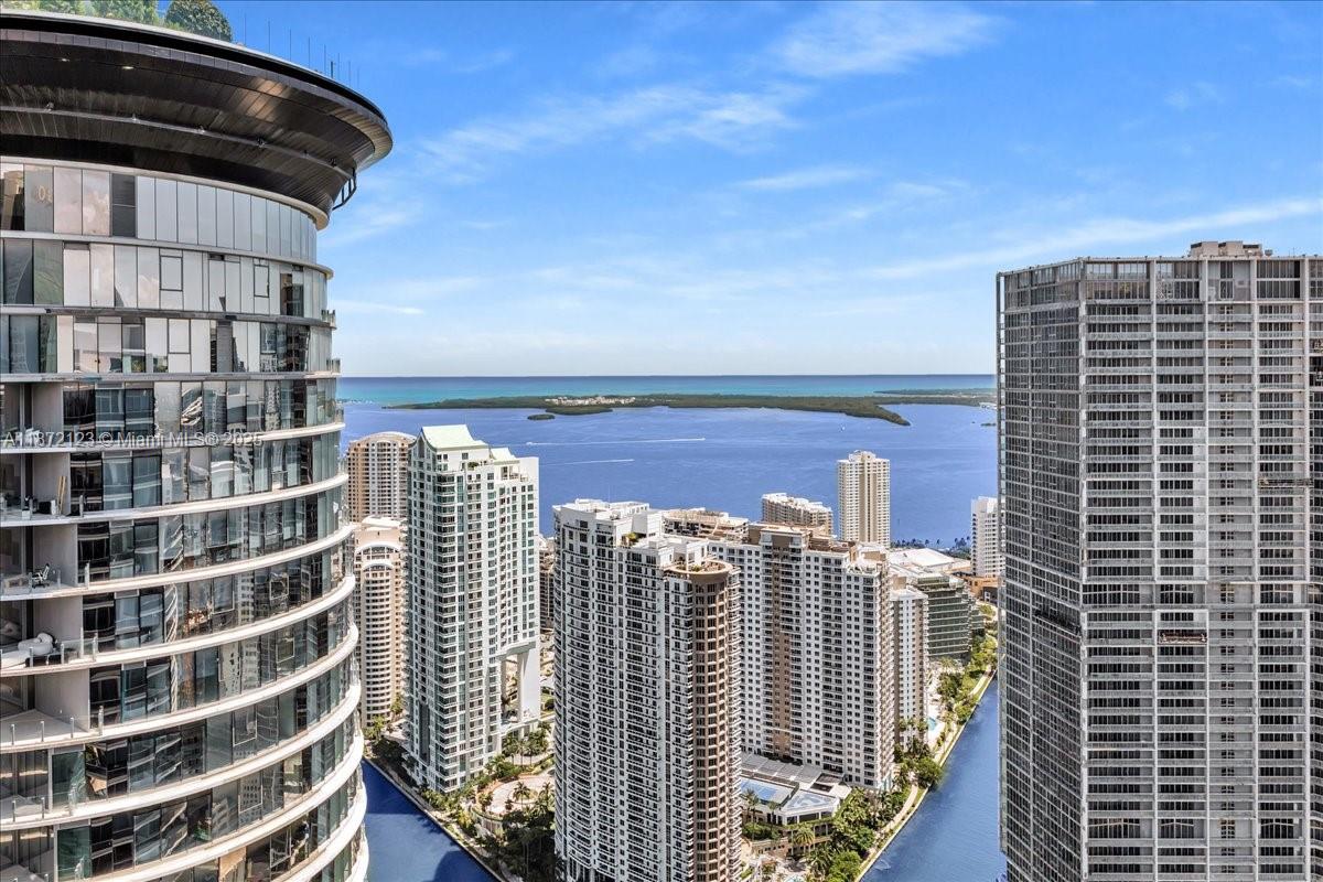 image Epic Residence46