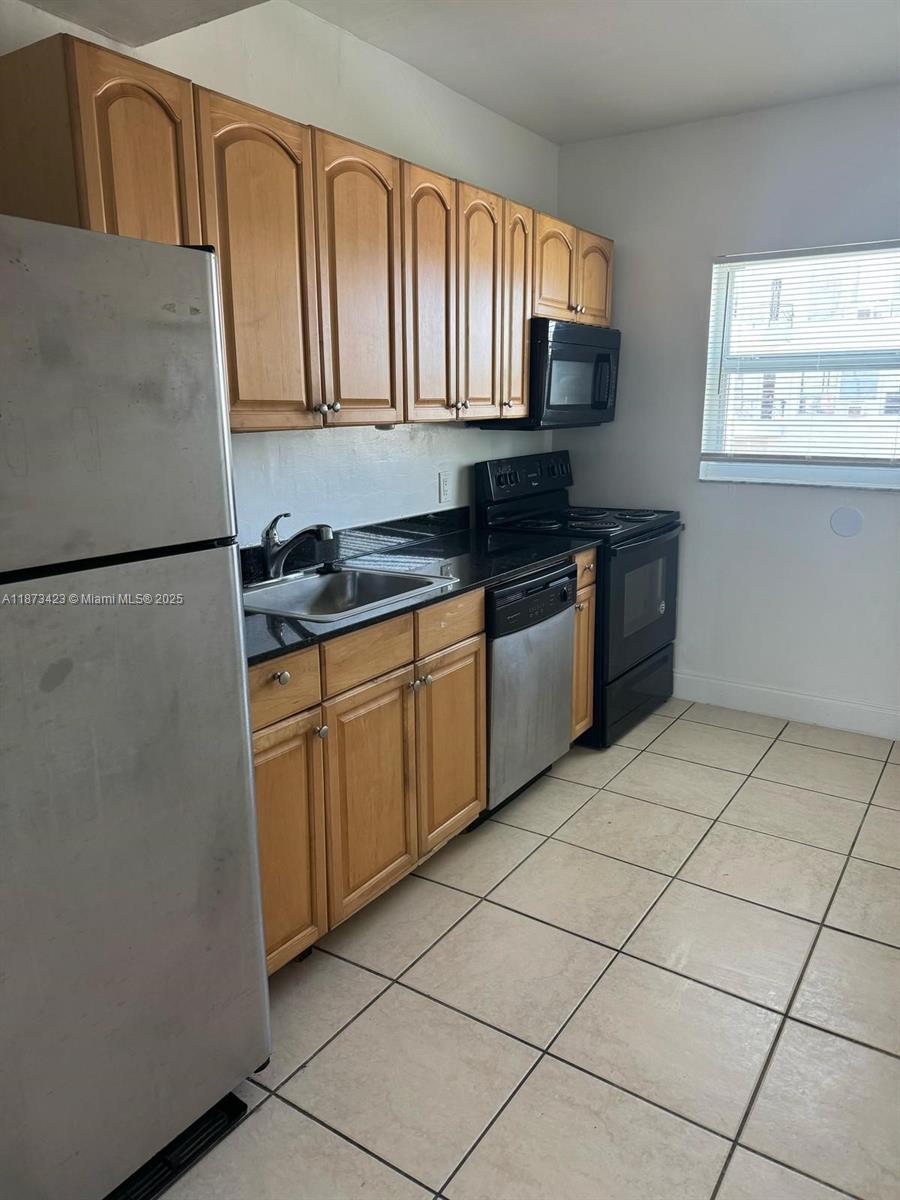7207 Bay Dr #6