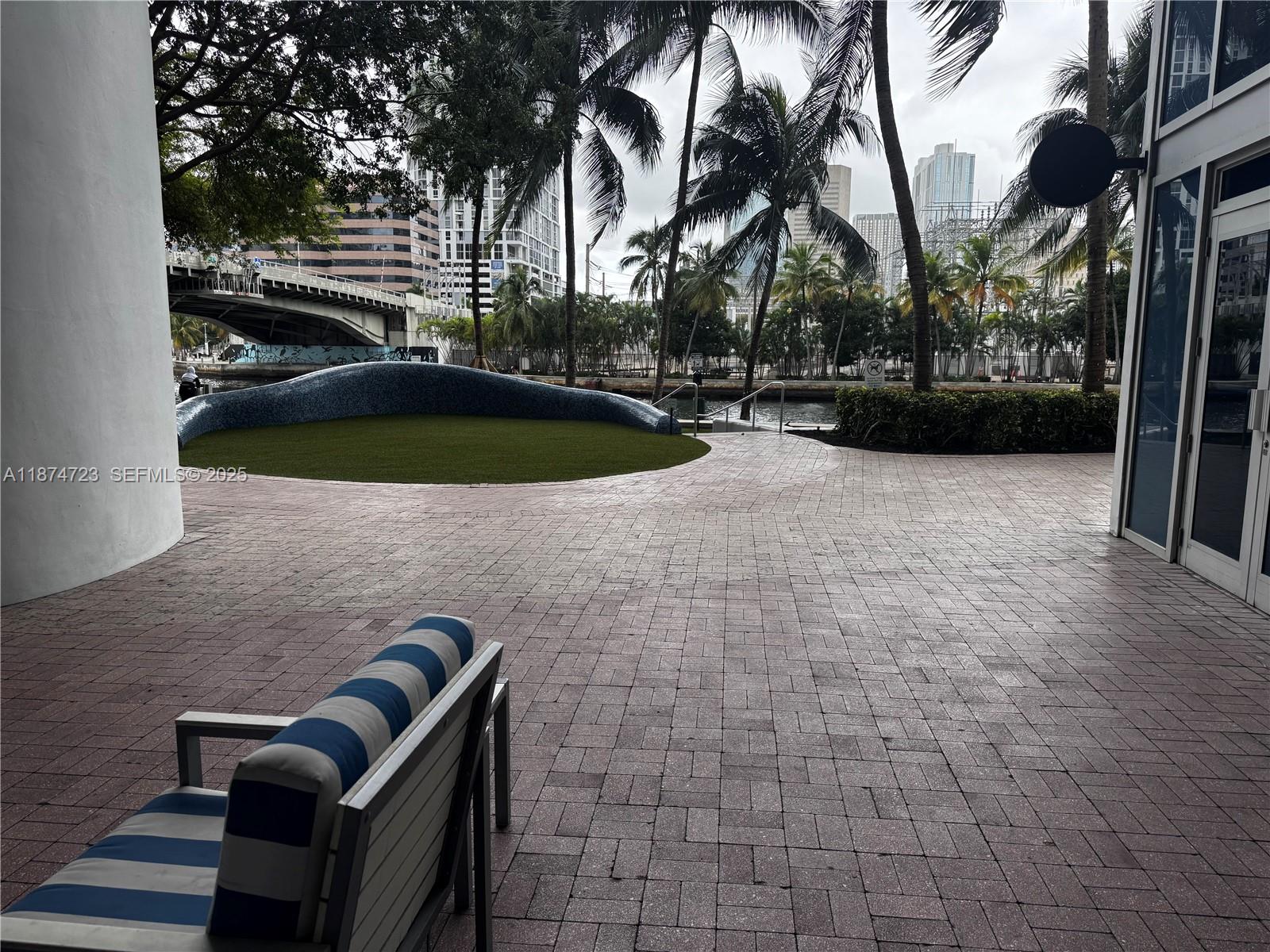 image Latitude on the River31