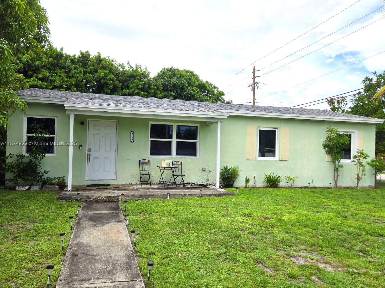 301 NW 190th St