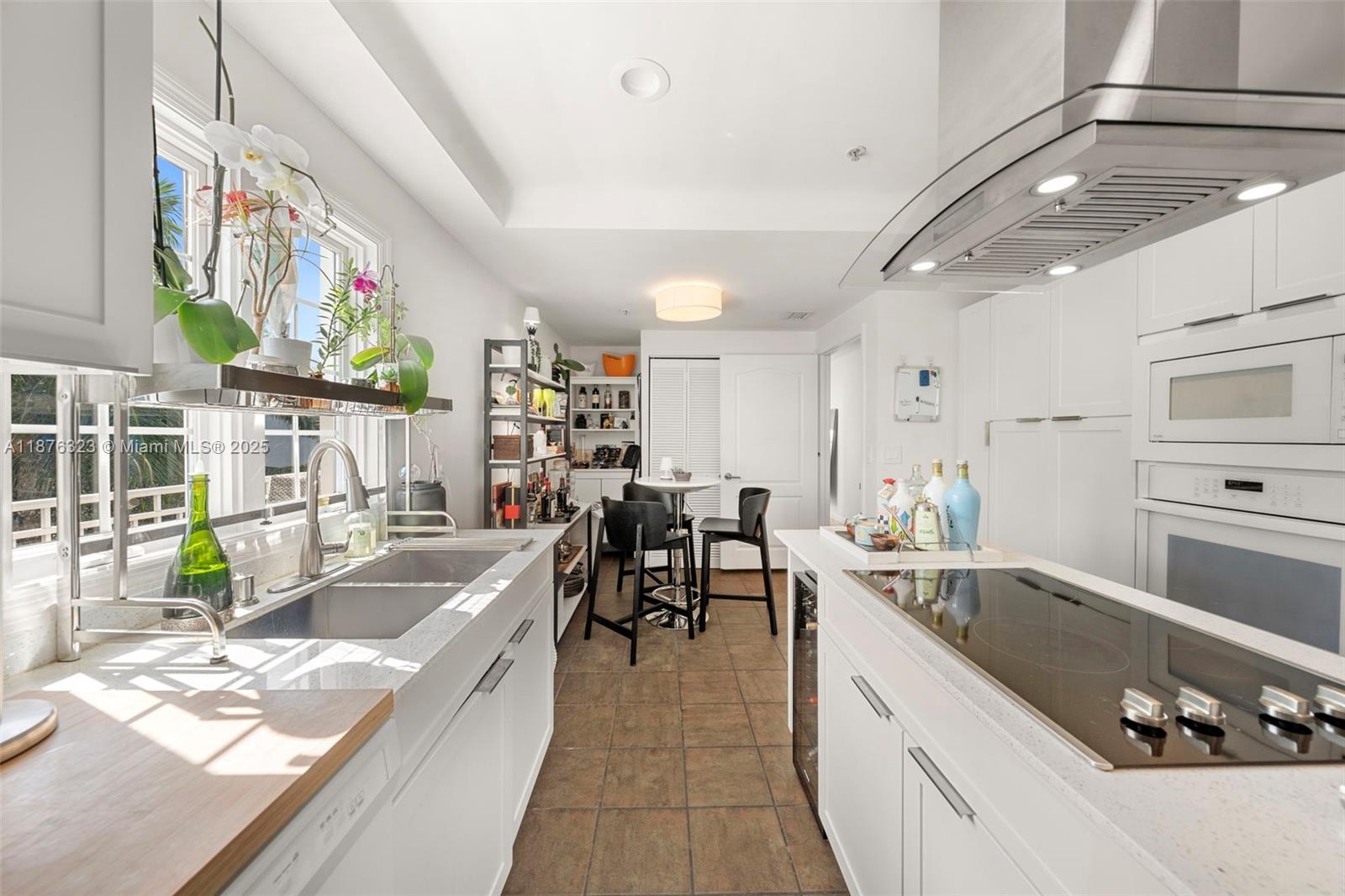 1415 Sunset Harbour Dr #406 Miami Beach, FL 33139