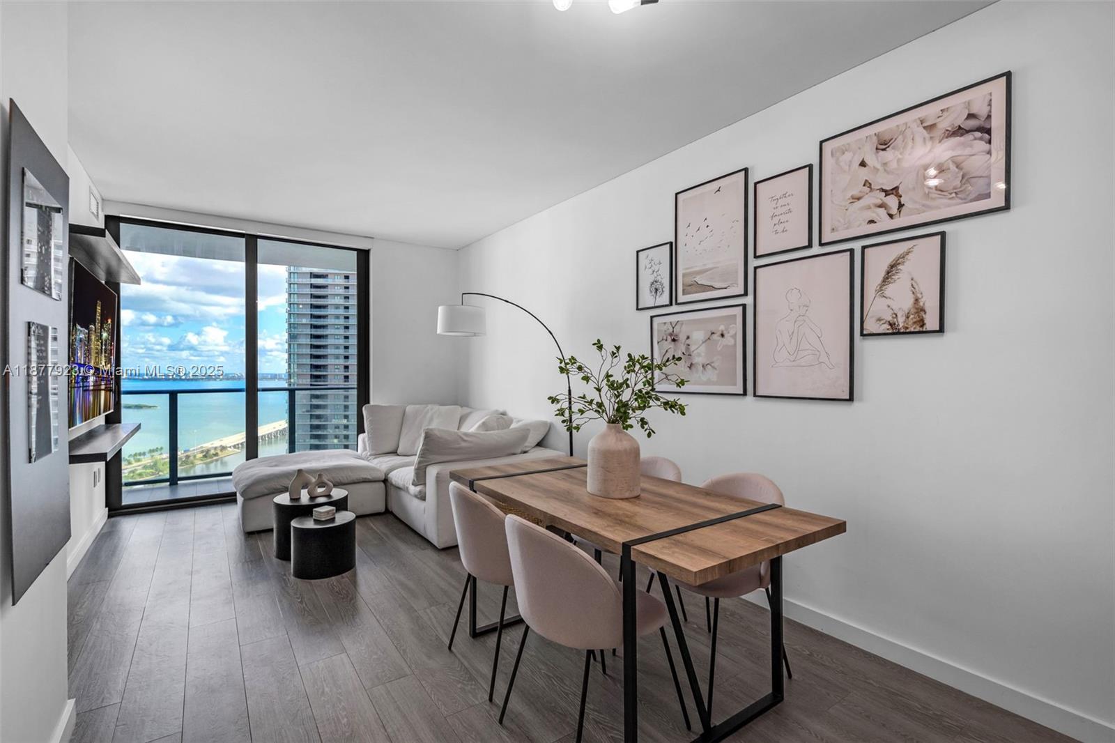 image Edgewater10