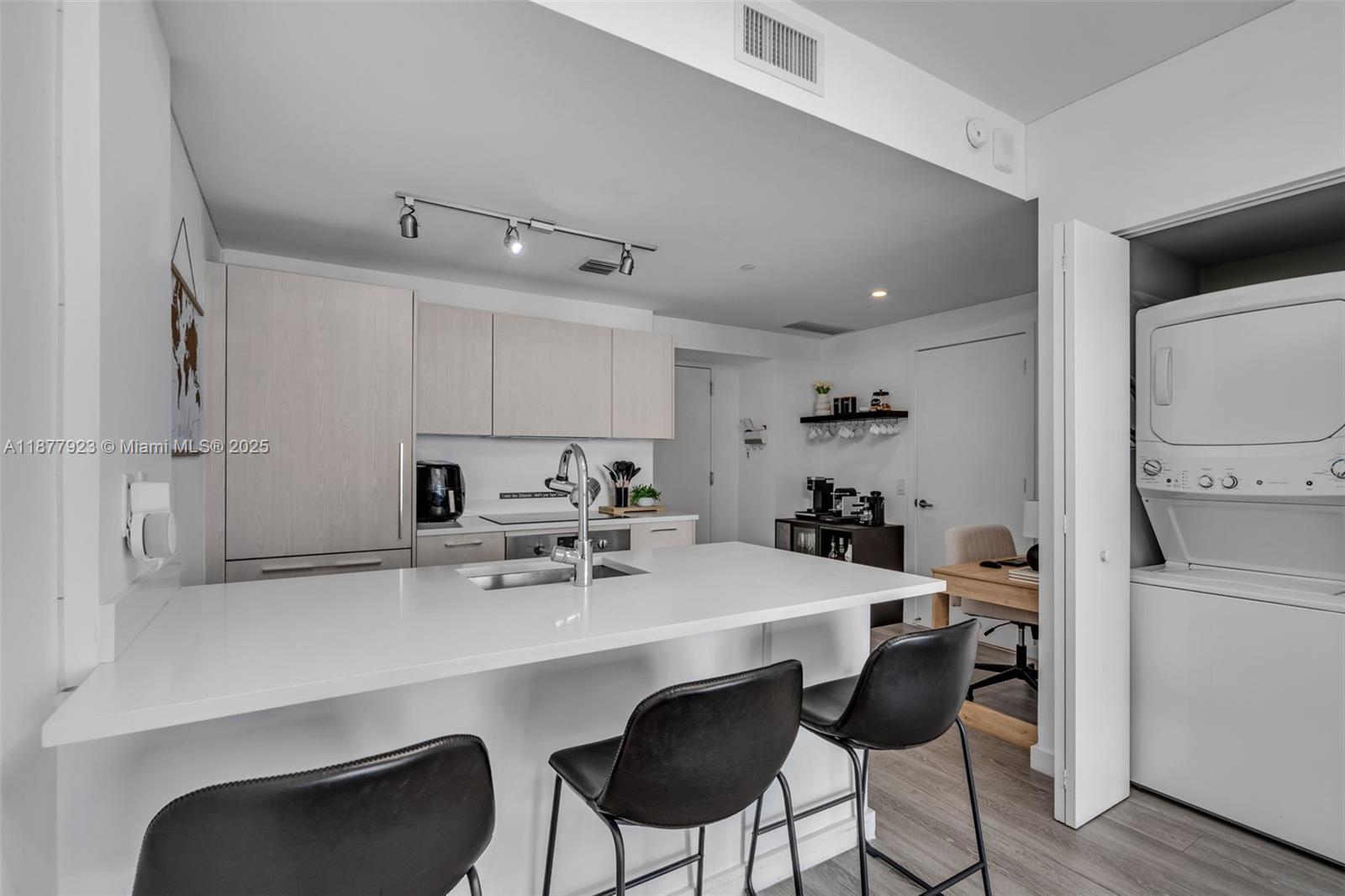 image Edgewater12