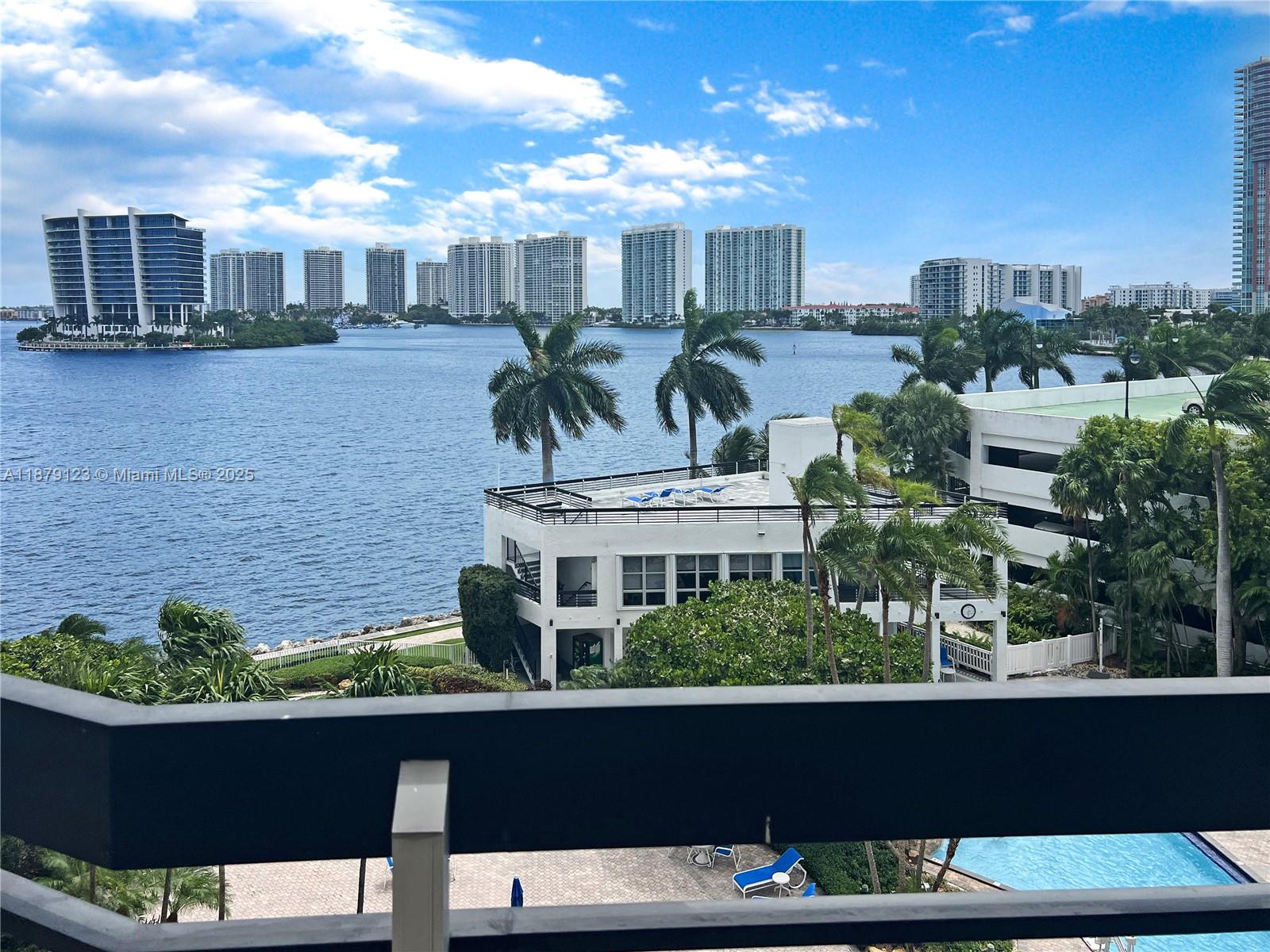 3600 Mystic Pointe Dr #604