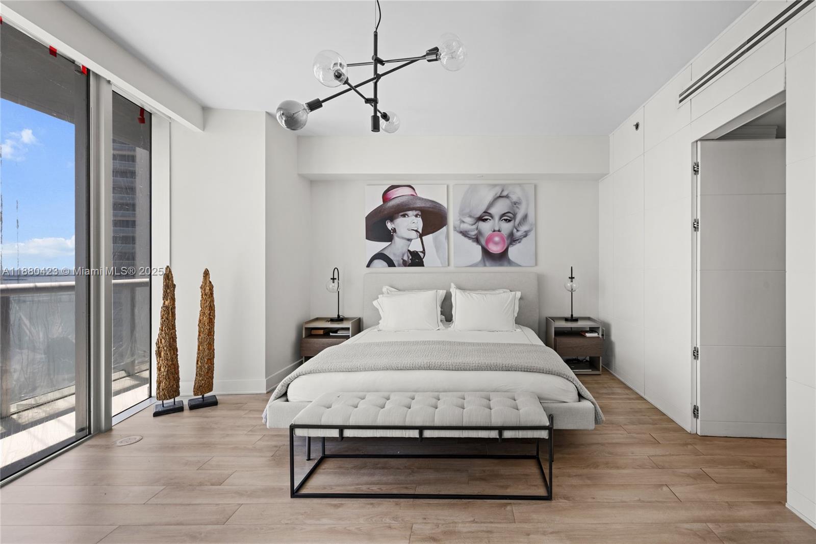 image Icon Brickell Tower I16