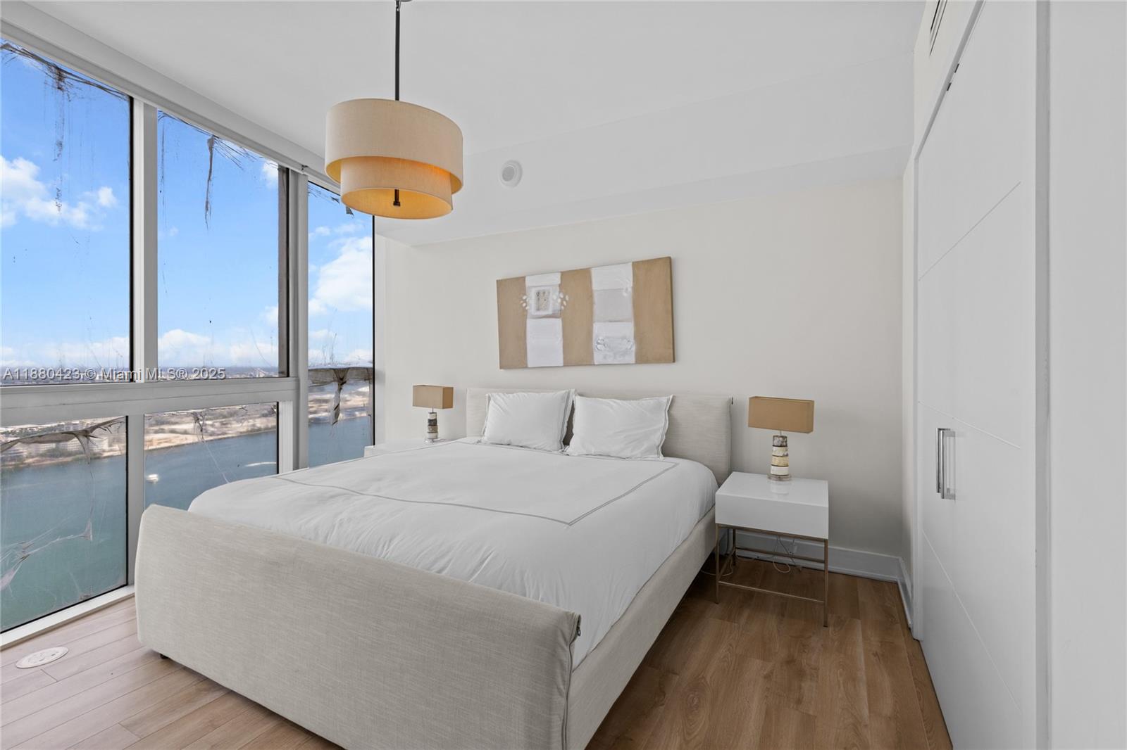 image Icon Brickell Tower I1