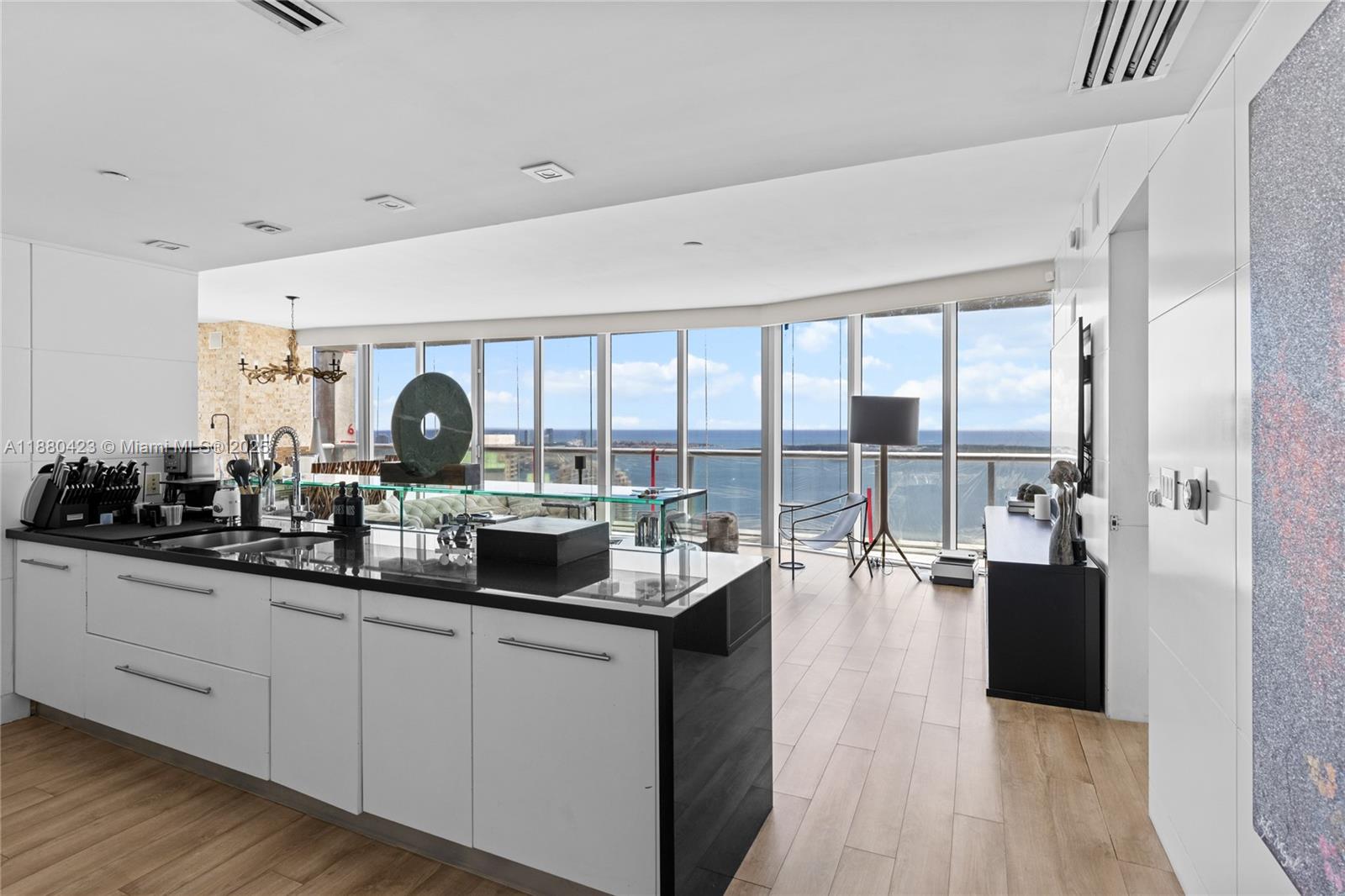 image Icon Brickell Tower I20