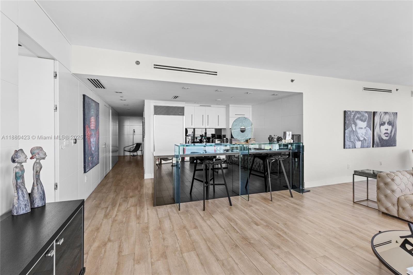 image Icon Brickell Tower I28