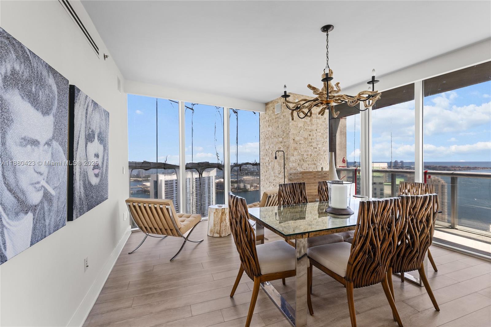 image Icon Brickell Tower I29