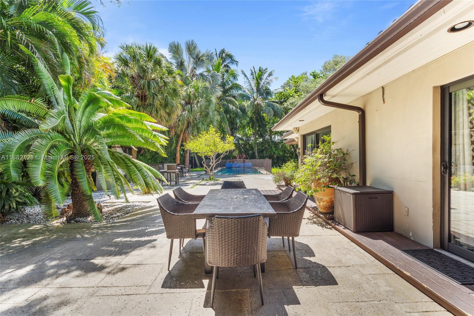 560 Sabal Palm Rd Miami, FL 33137 560 Sabal Palm Rd Miami, FL 33137
