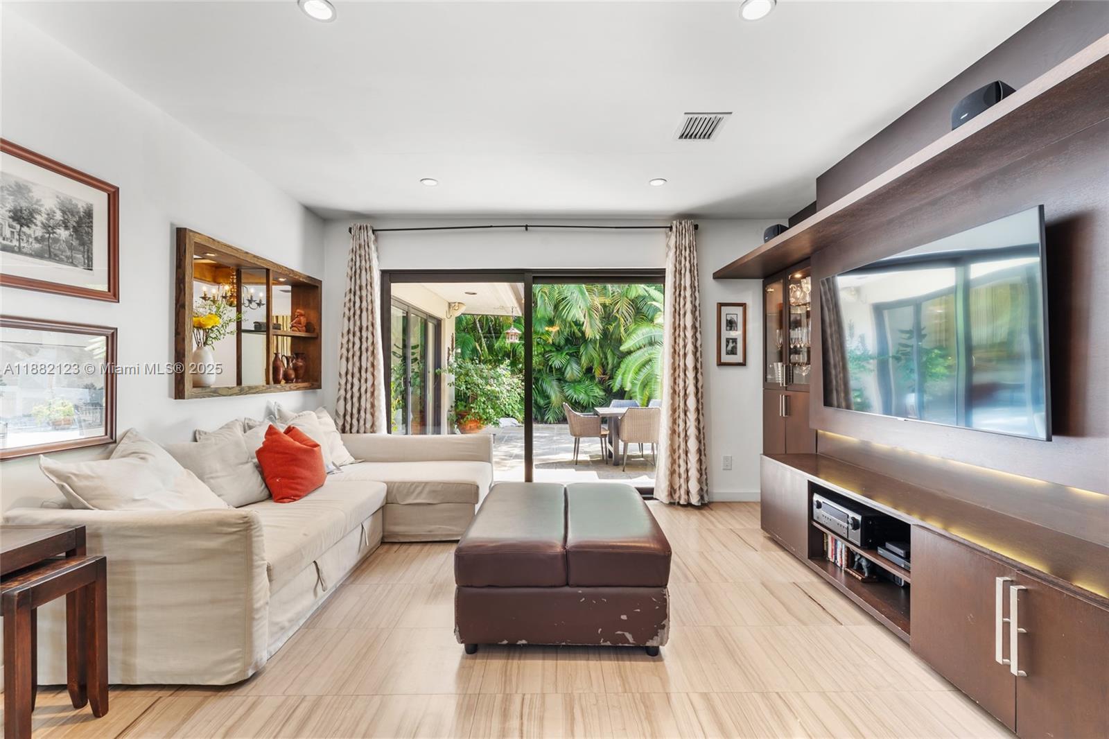 560 Sabal Palm Rd Miami, FL 33137 560 Sabal Palm Rd Miami, FL 33137