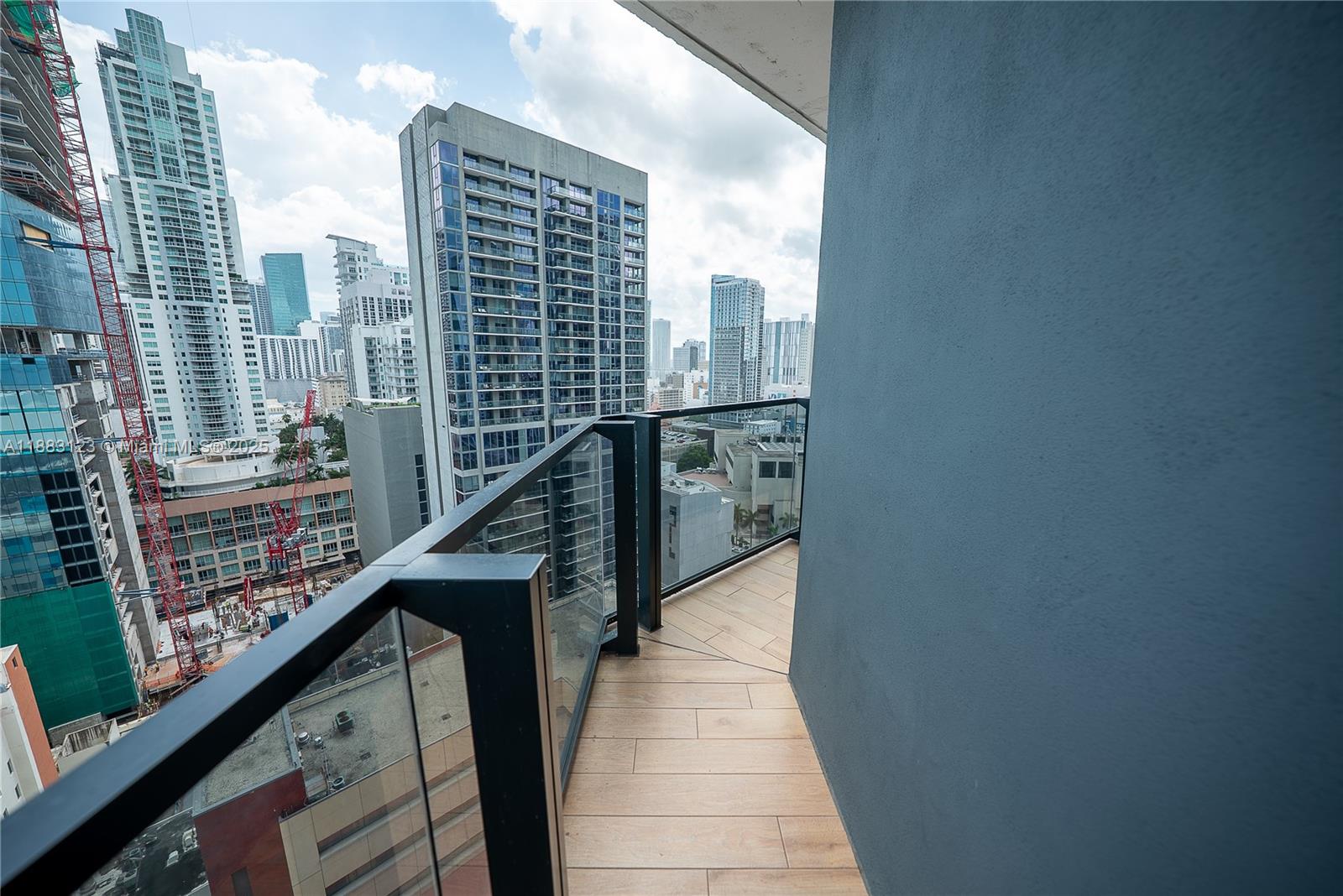 image Elser Residences10