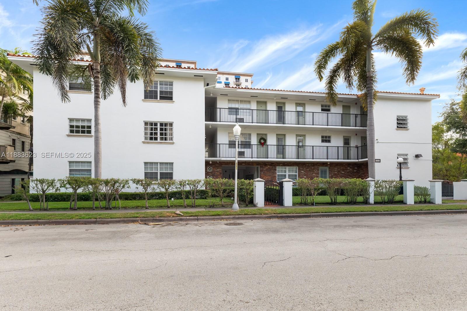 318 Majorca Ave #203 Coral Gables, FL 33134
