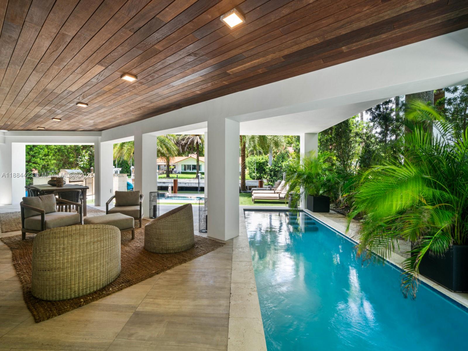 1755 Fairhaven Pl Miami, FL 33133