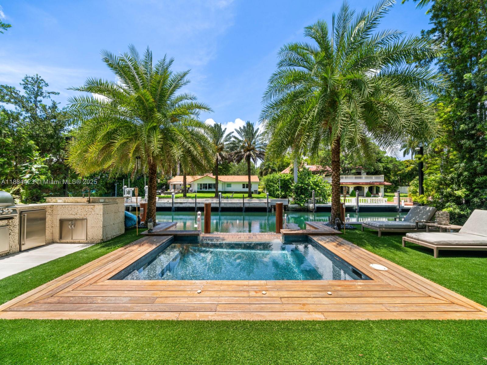 1755 Fairhaven Pl Miami, FL 33133