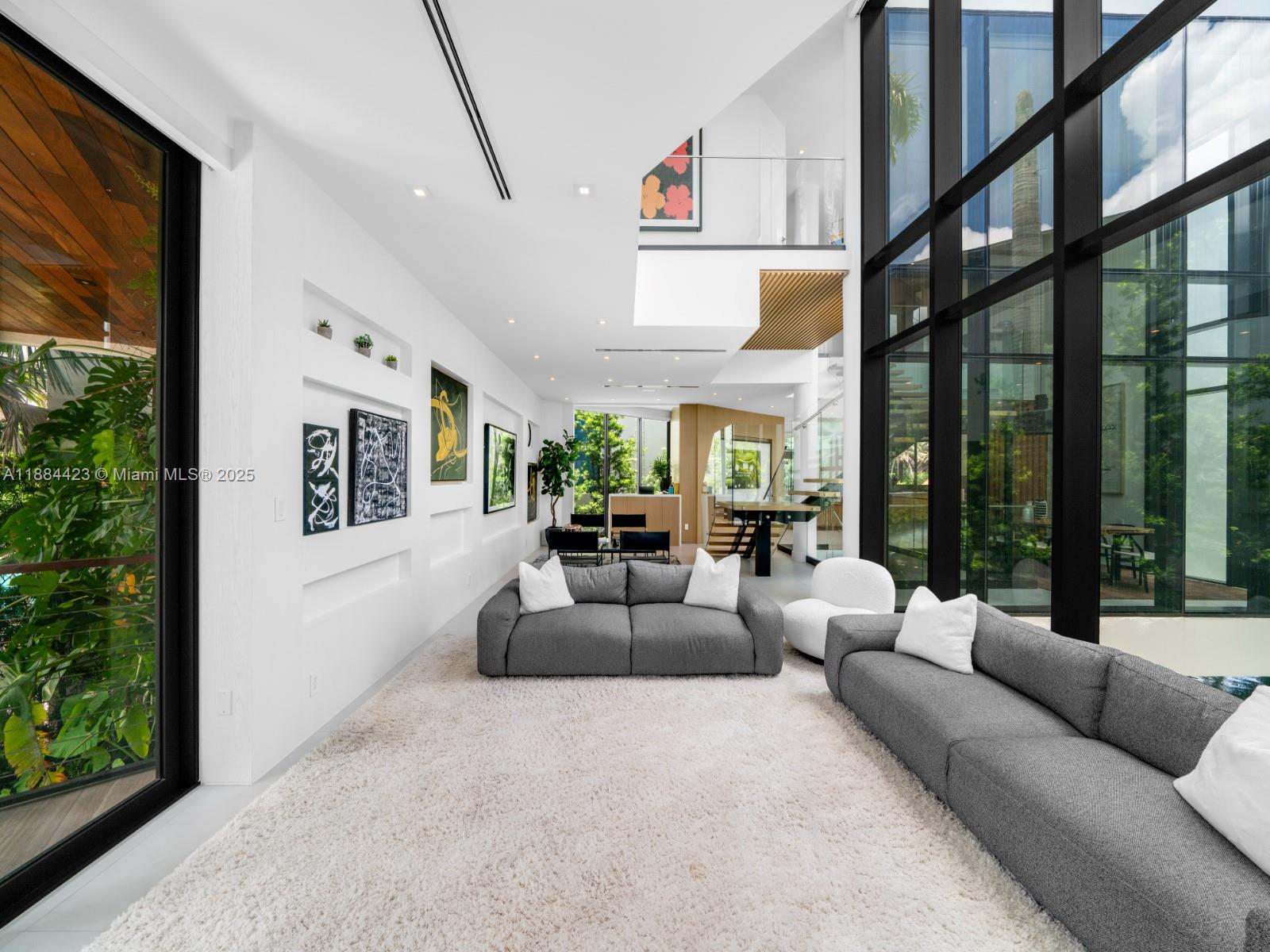 1755 Fairhaven Pl Miami, FL 33133