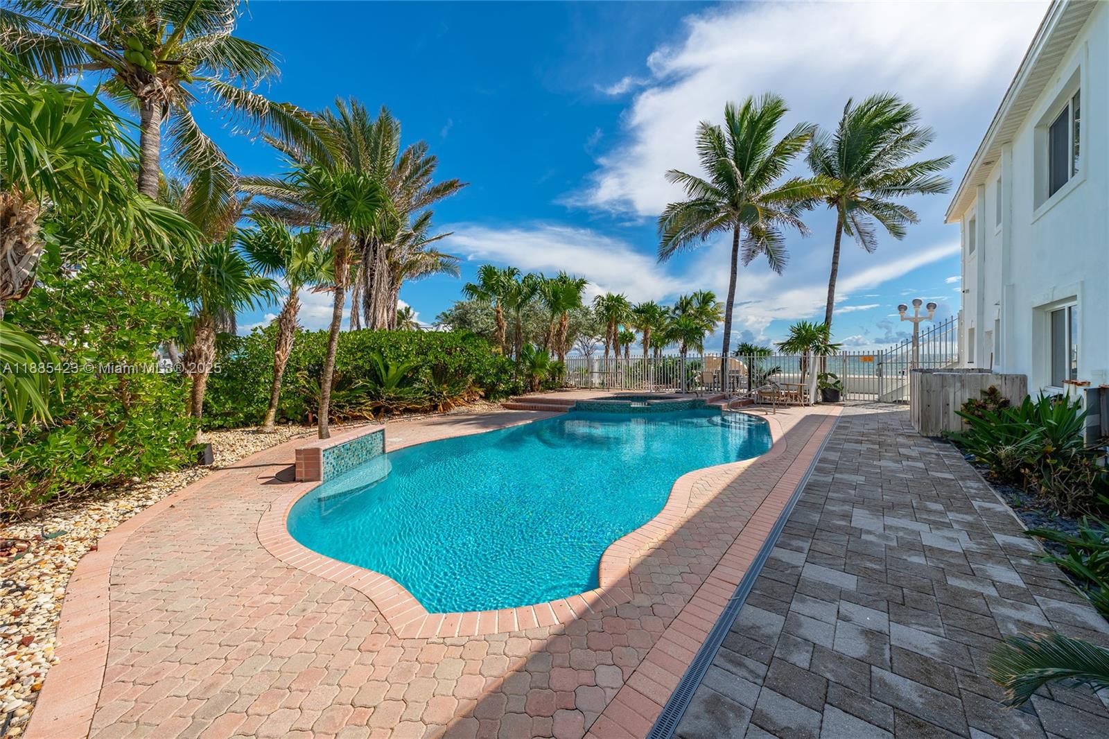 2910 N Surf Rd Hollywood, FL 33019 2910 N Surf Rd Hollywood, FL 33019