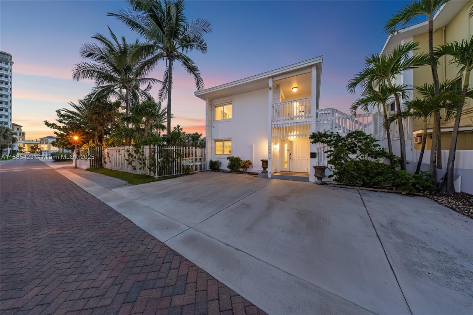 2910 N Surf Rd Hollywood, FL 33019 2910 N Surf Rd Hollywood, FL 33019