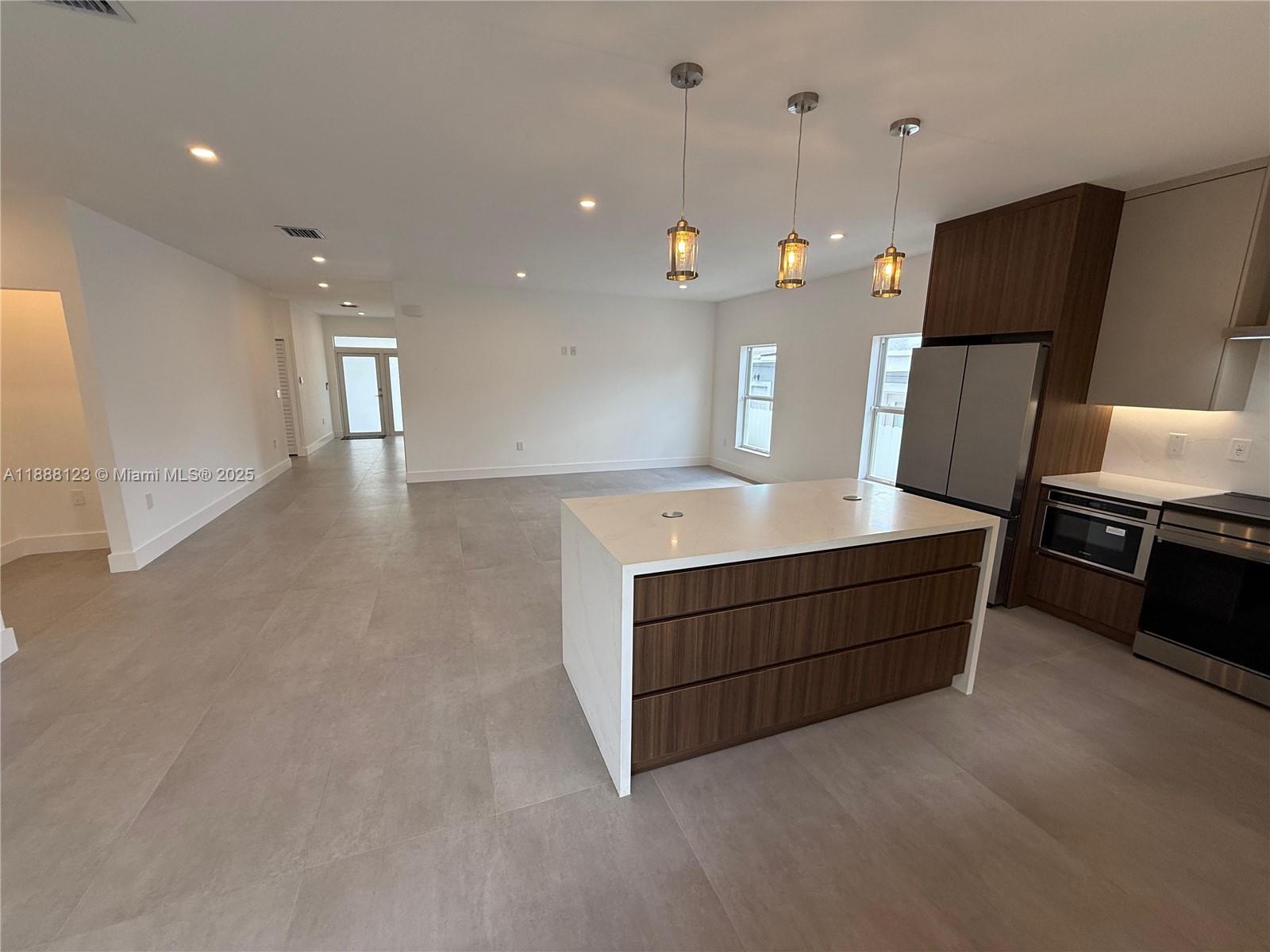 3431 NW 14th Ter Miami, FL 33125