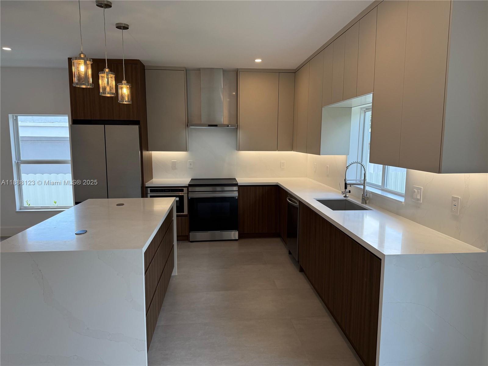 3431 NW 14th Ter Miami, FL 33125