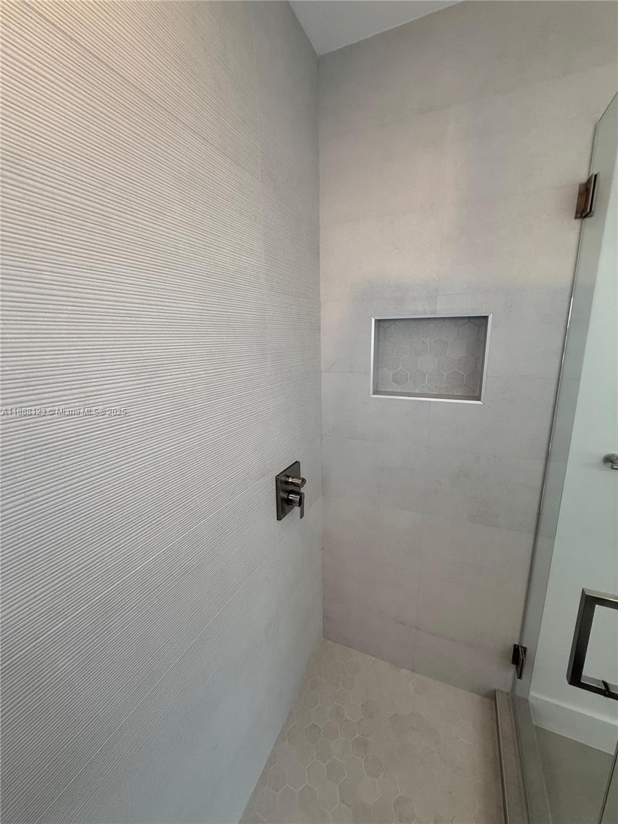 3431 NW 14th Ter Miami, FL 33125