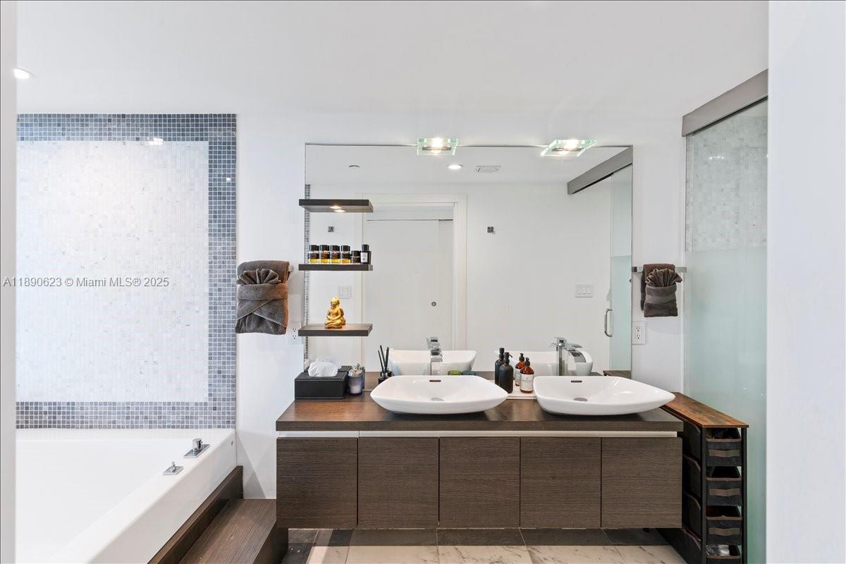 image Epic Residences13