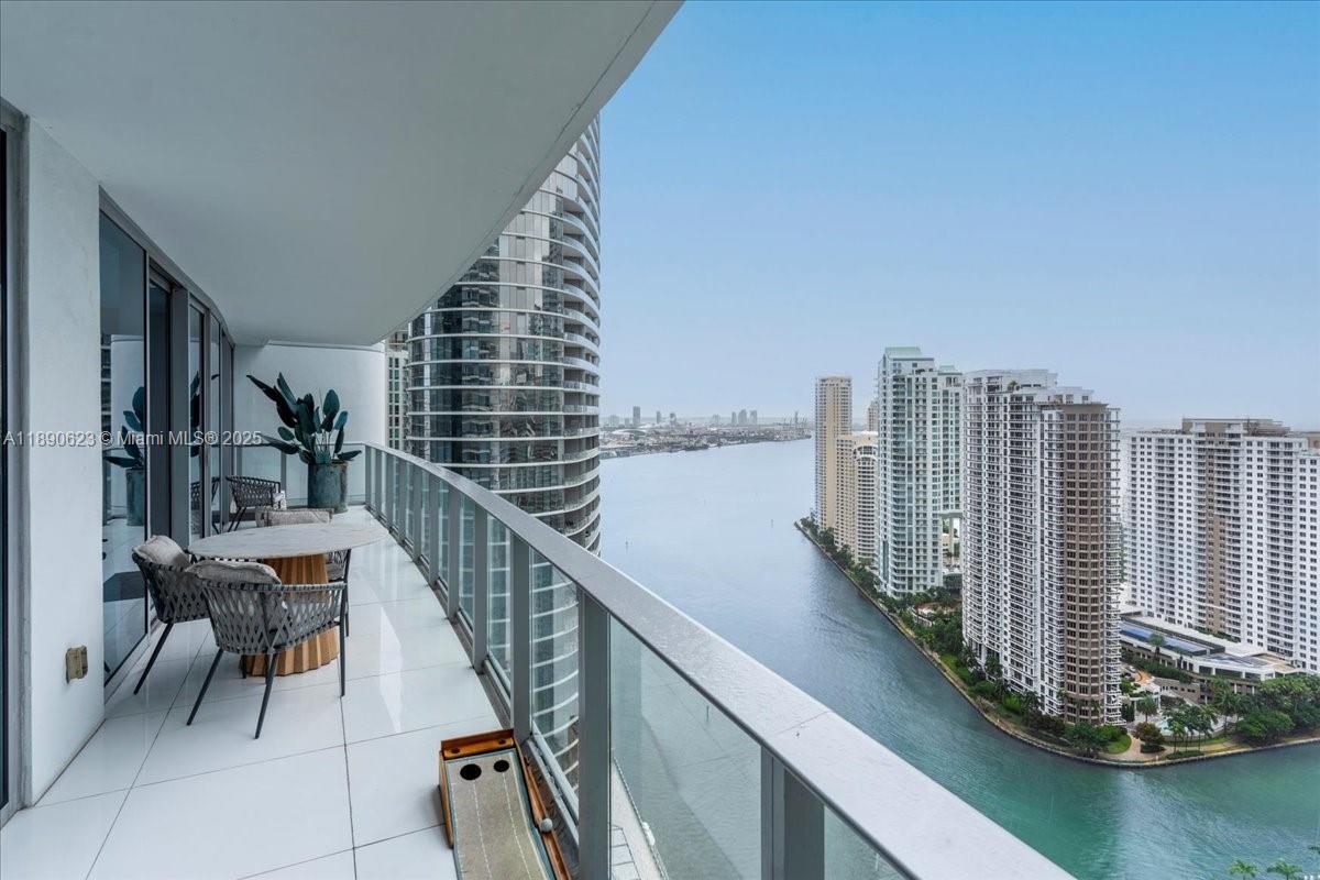 image Epic Residences1