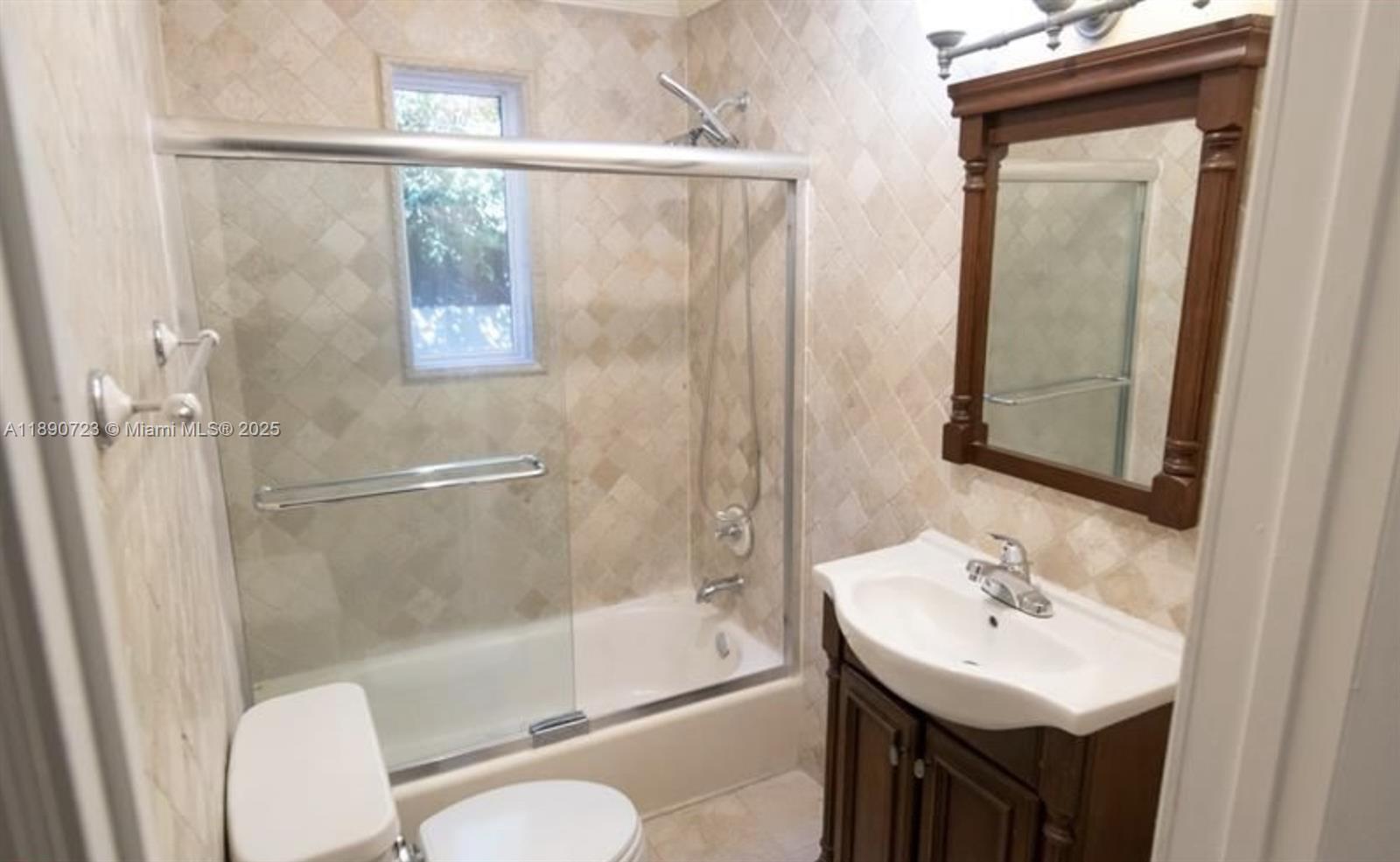 3050 Alton Rd Miami Beach, FL 33140