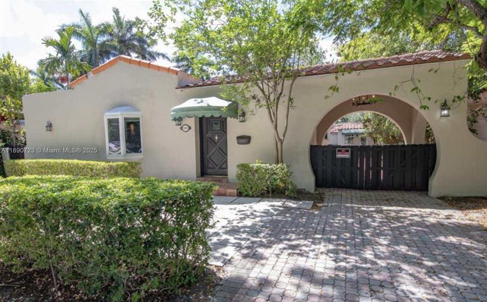 3050 Alton Rd Miami Beach, FL 33140