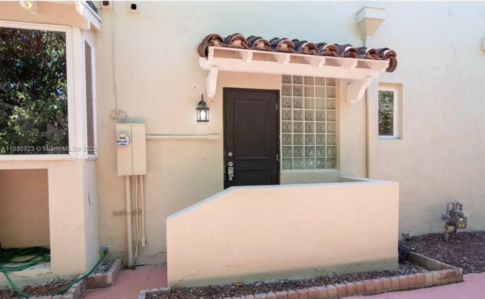 3050 Alton Rd Miami Beach, FL 33140