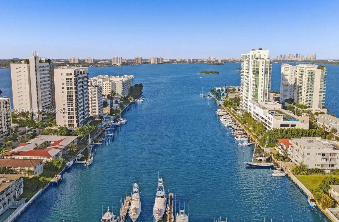 7900 Harbor Is Dr #802