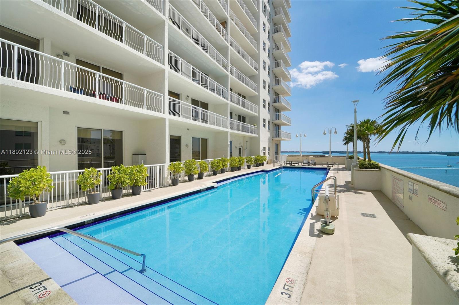 1200 Brickell Bay Dr #3206