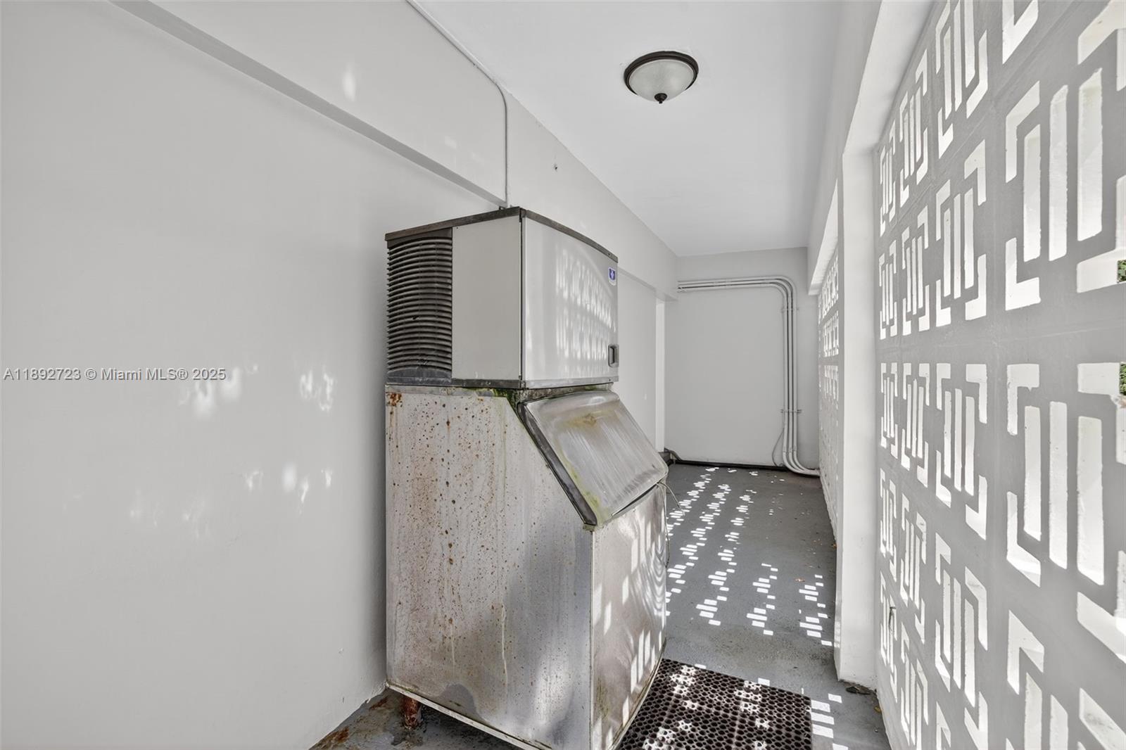 1700 SE 15th St #215 Fort Lauderdale, FL 33316 1700 SE 15th St #215 Fort Lauderdale, FL 33316