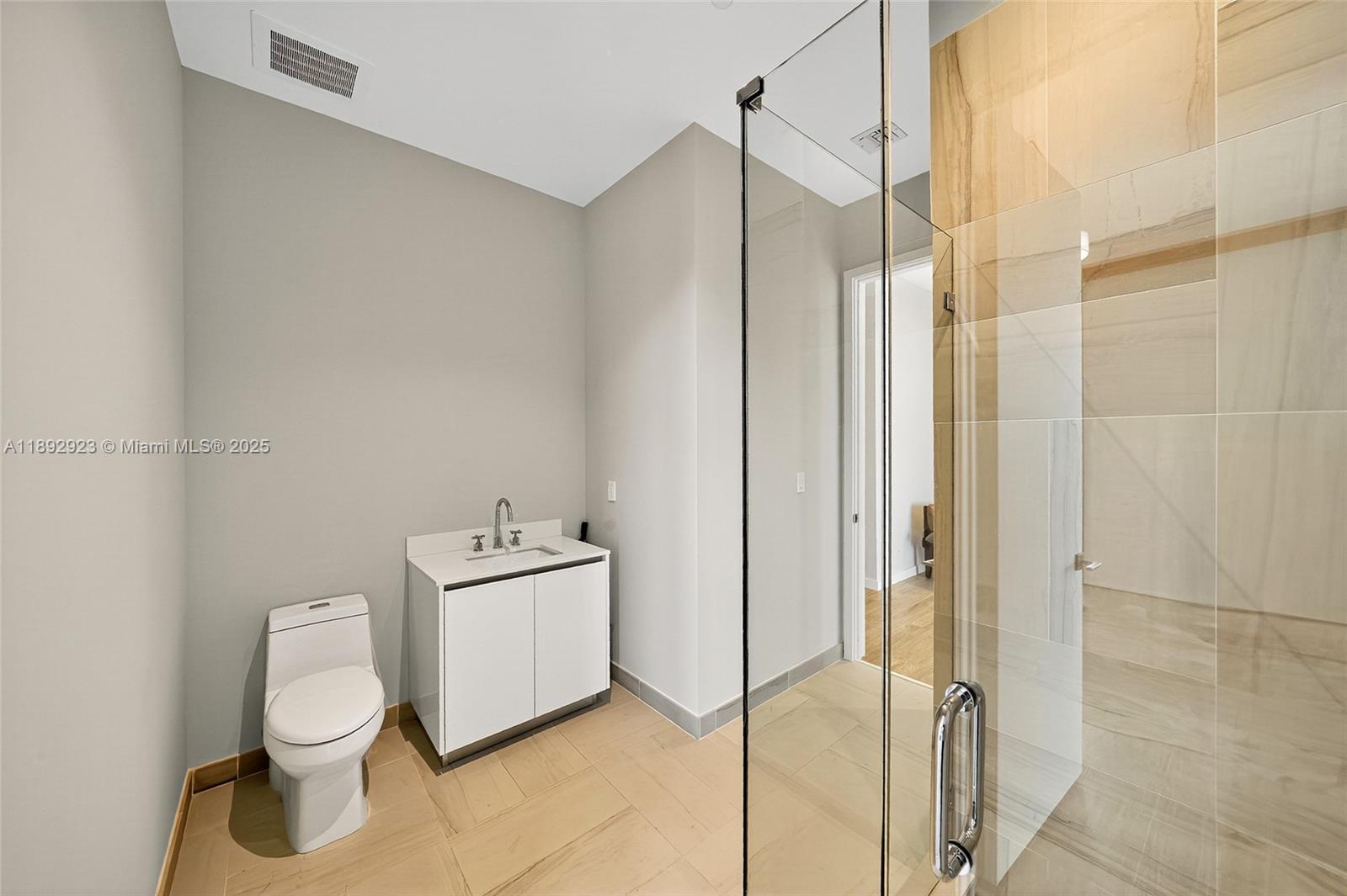 image Club Residences14