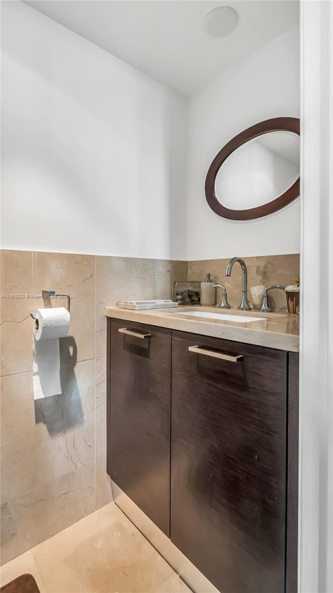 10090 Bay Hbr Ter #10090 Bay Harbor Islands, FL 33154