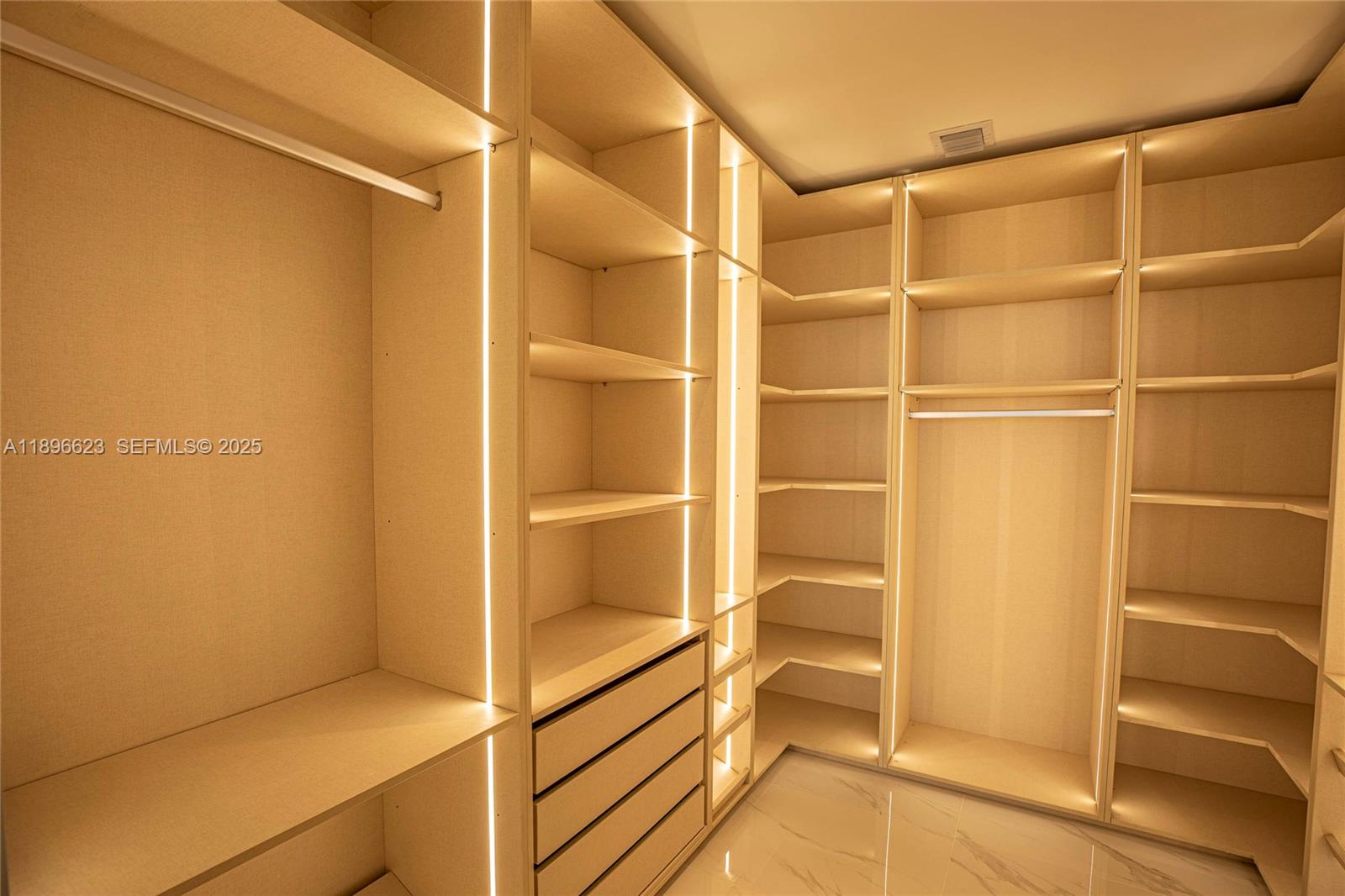 image Aria Reserve Miami24