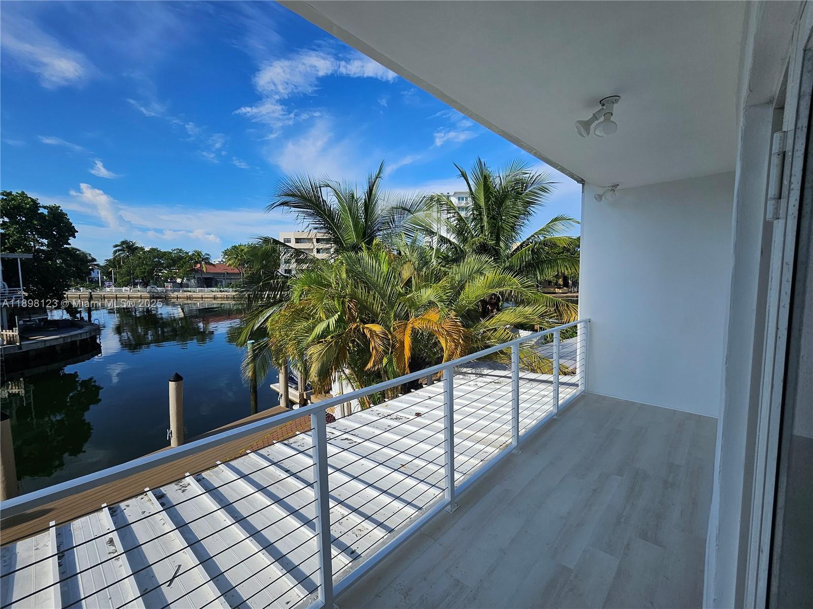 834 Raymond St Miami Beach, FL 33141