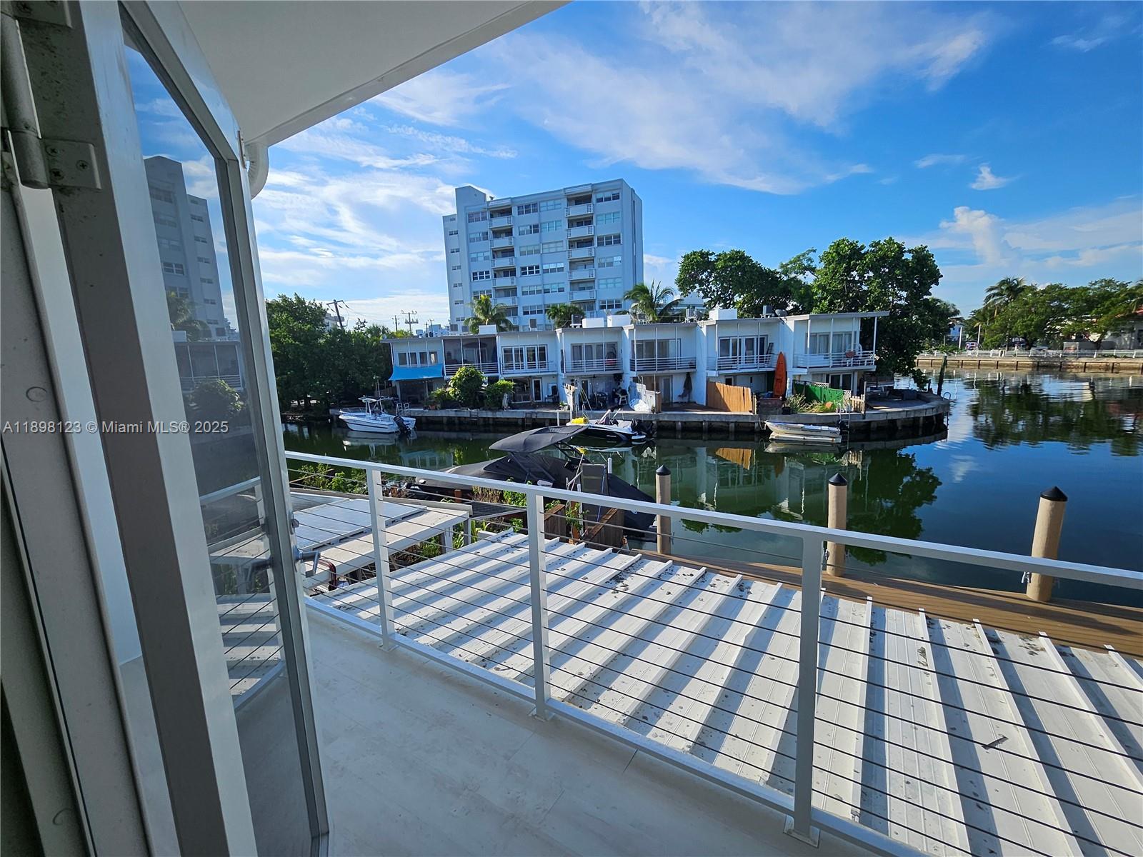 834 Raymond St Miami Beach, FL 33141