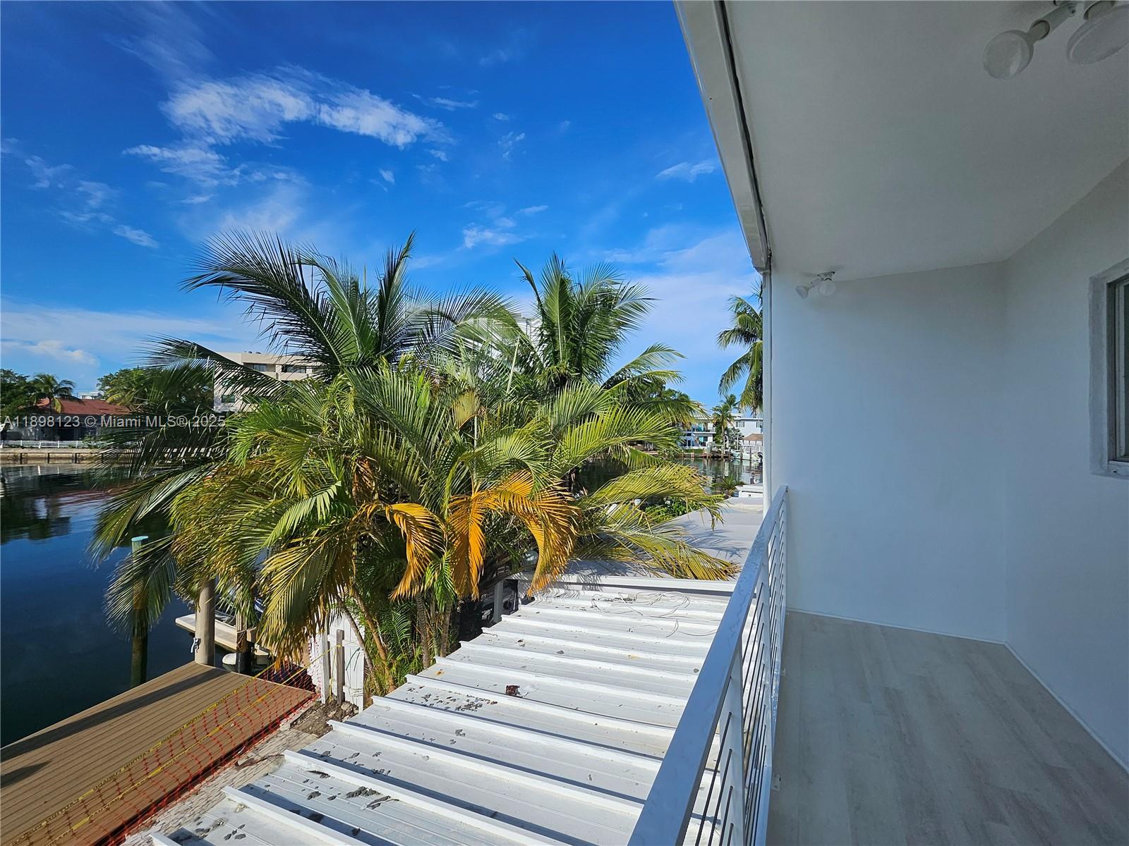 834 Raymond St Miami Beach, FL 33141