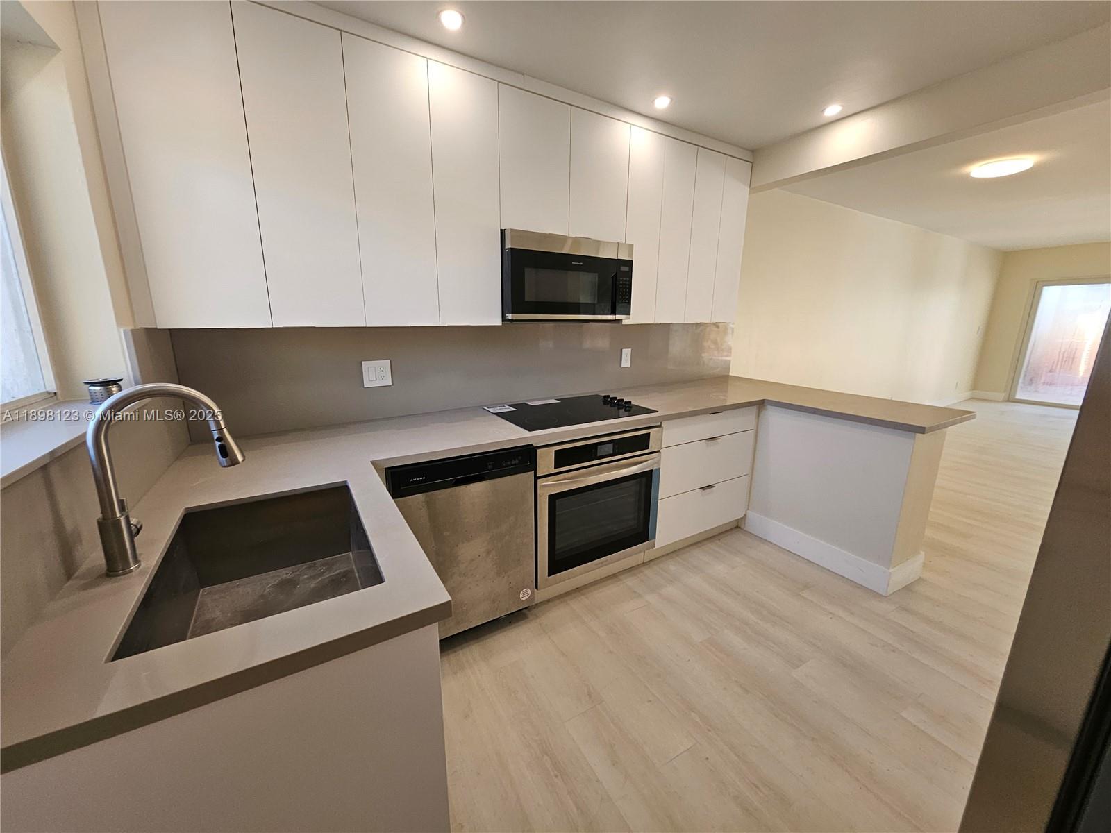 834 Raymond St Miami Beach, FL 33141