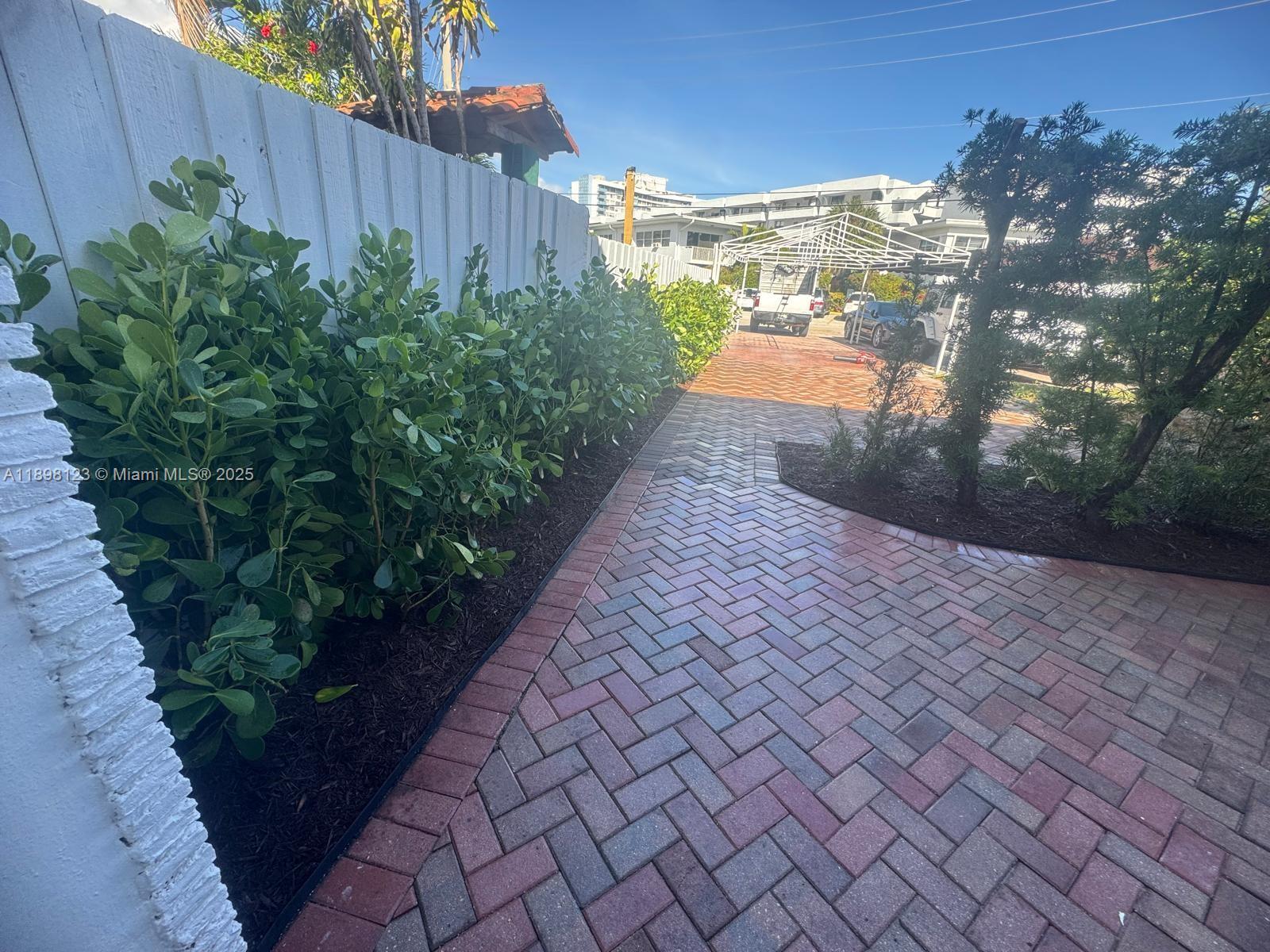 834 Raymond St Miami Beach, FL 33141